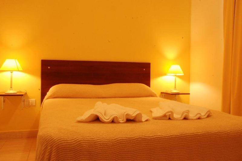 Brisas Del Lago Apartamentos โกลอน ภายนอก รูปภาพ