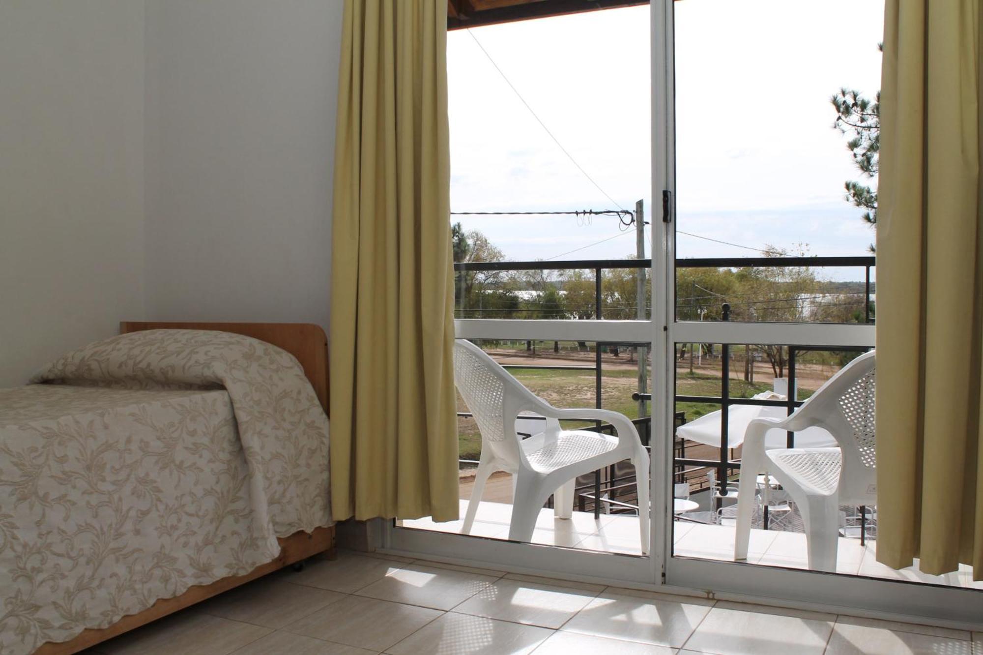 Brisas Del Lago Apartamentos โกลอน ภายนอก รูปภาพ